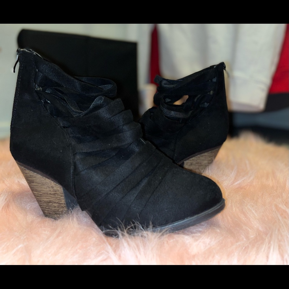 Closed toed thick healed boots